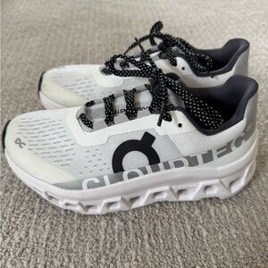 On Cloud monster sneaker size 5